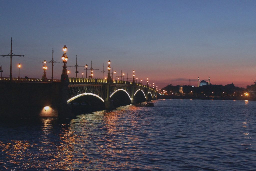 Top 10 Sehenswürdigkeiten St. Petersburg. Die Schlossbrücke.